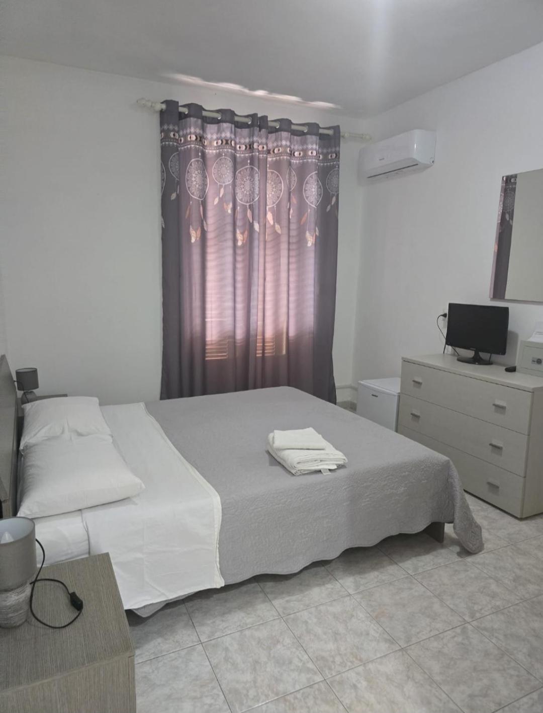 לה מדלנה Guest House Tra Rocce E Mare מראה חיצוני תמונה