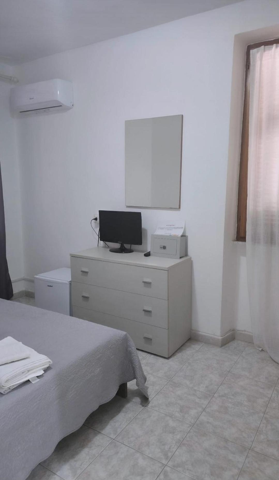 לה מדלנה Guest House Tra Rocce E Mare מראה חיצוני תמונה