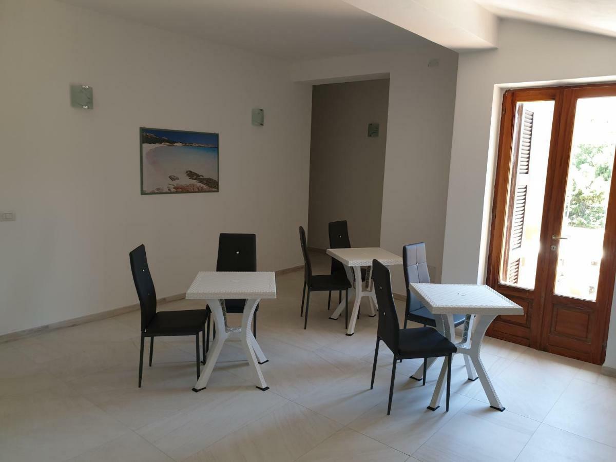 לה מדלנה Guest House Tra Rocce E Mare מראה חיצוני תמונה